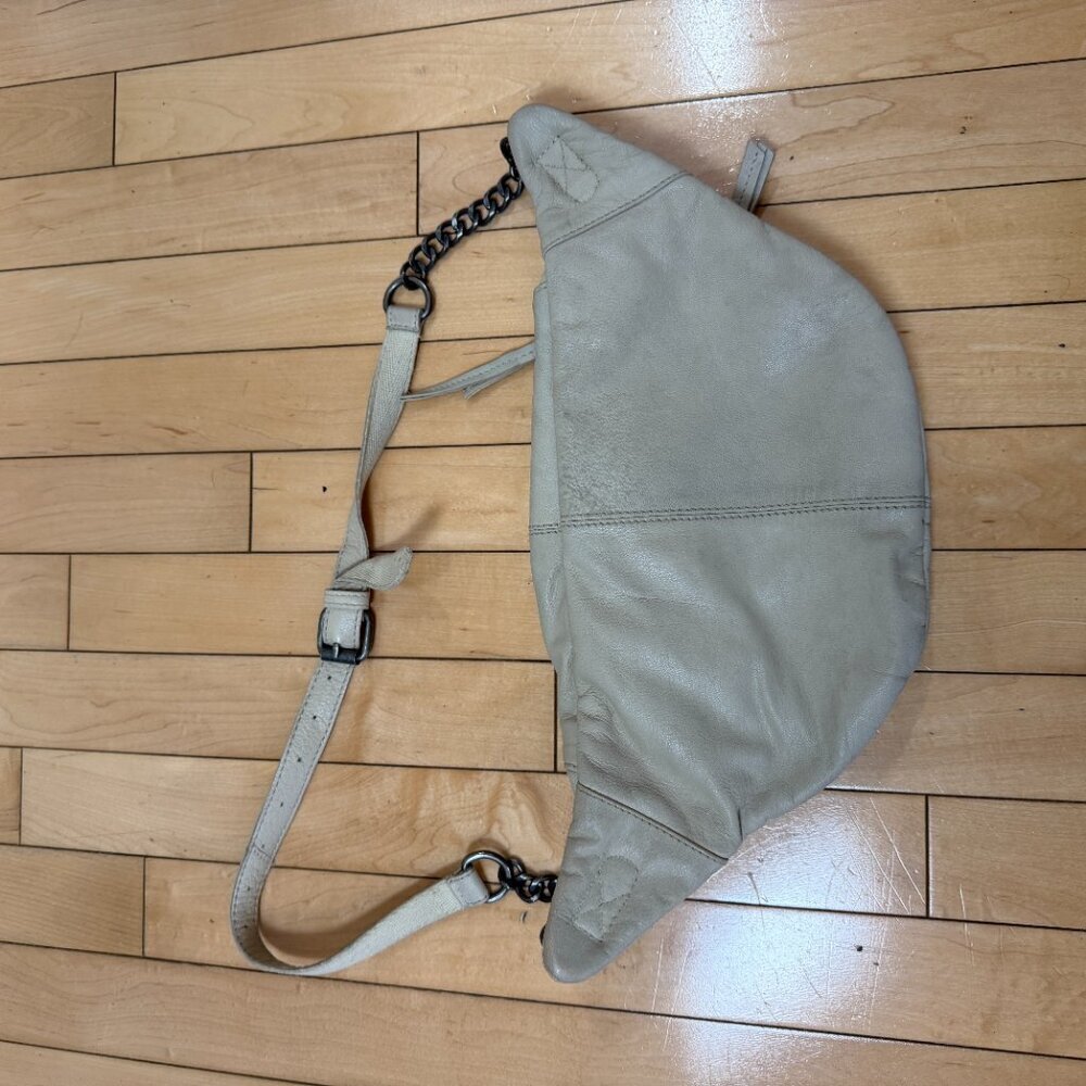 FREE PEOPLE Archer Leather Sling Bag Fanny Pack Cream Crossbody Bag - Picture 5 of 7